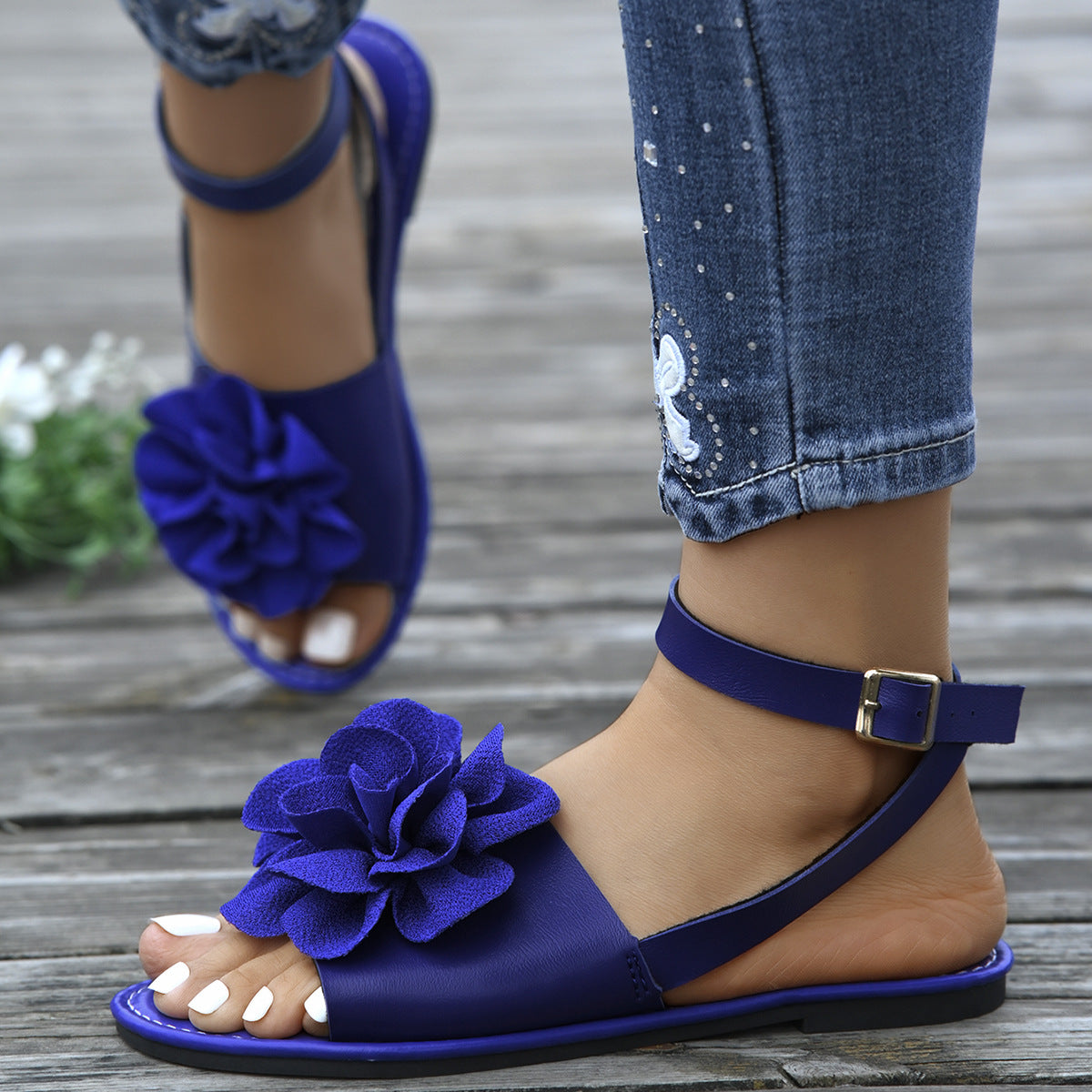 One-strap Fashionable Floral Sandals