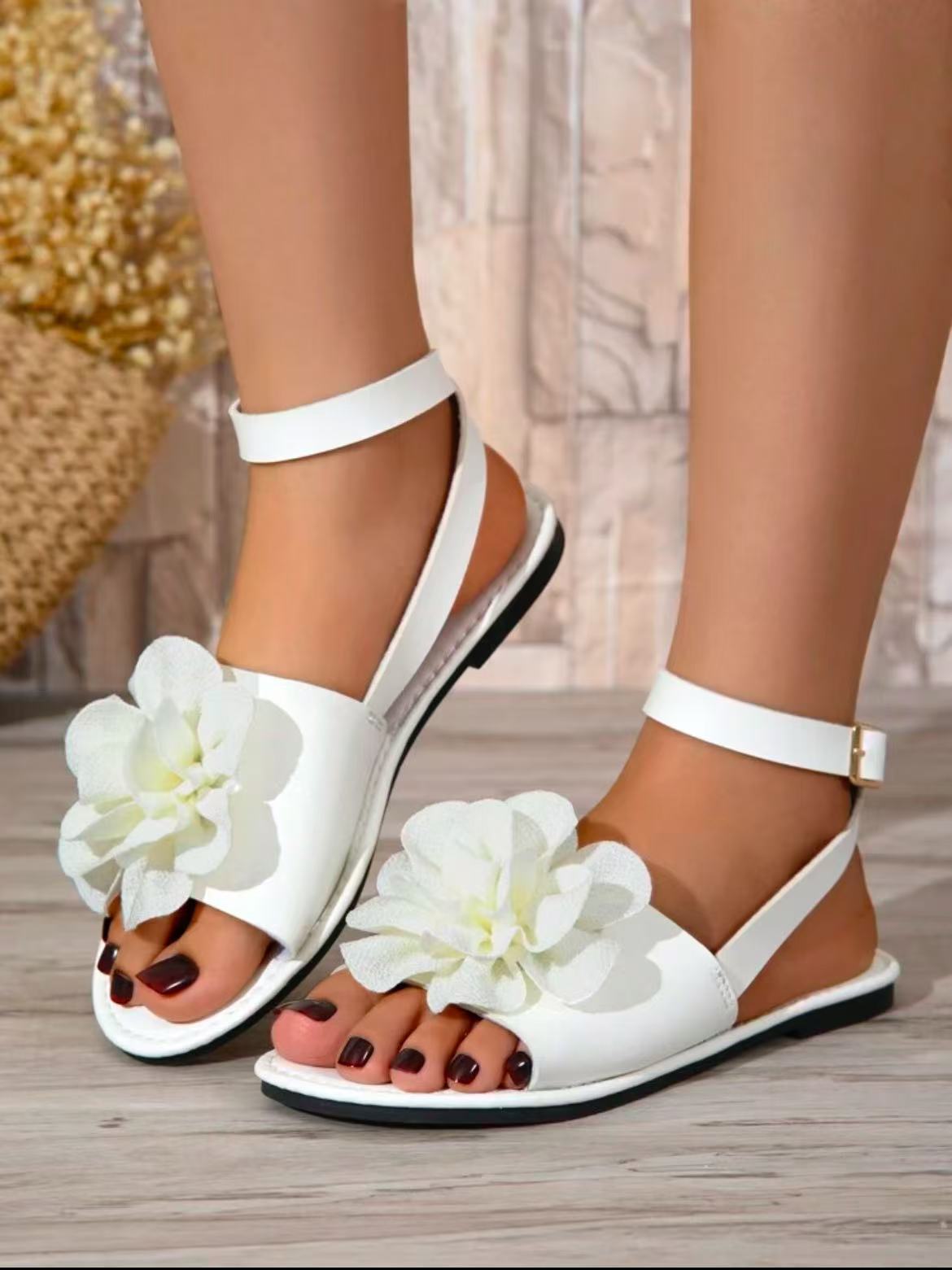 One-strap Fashionable Floral Sandals