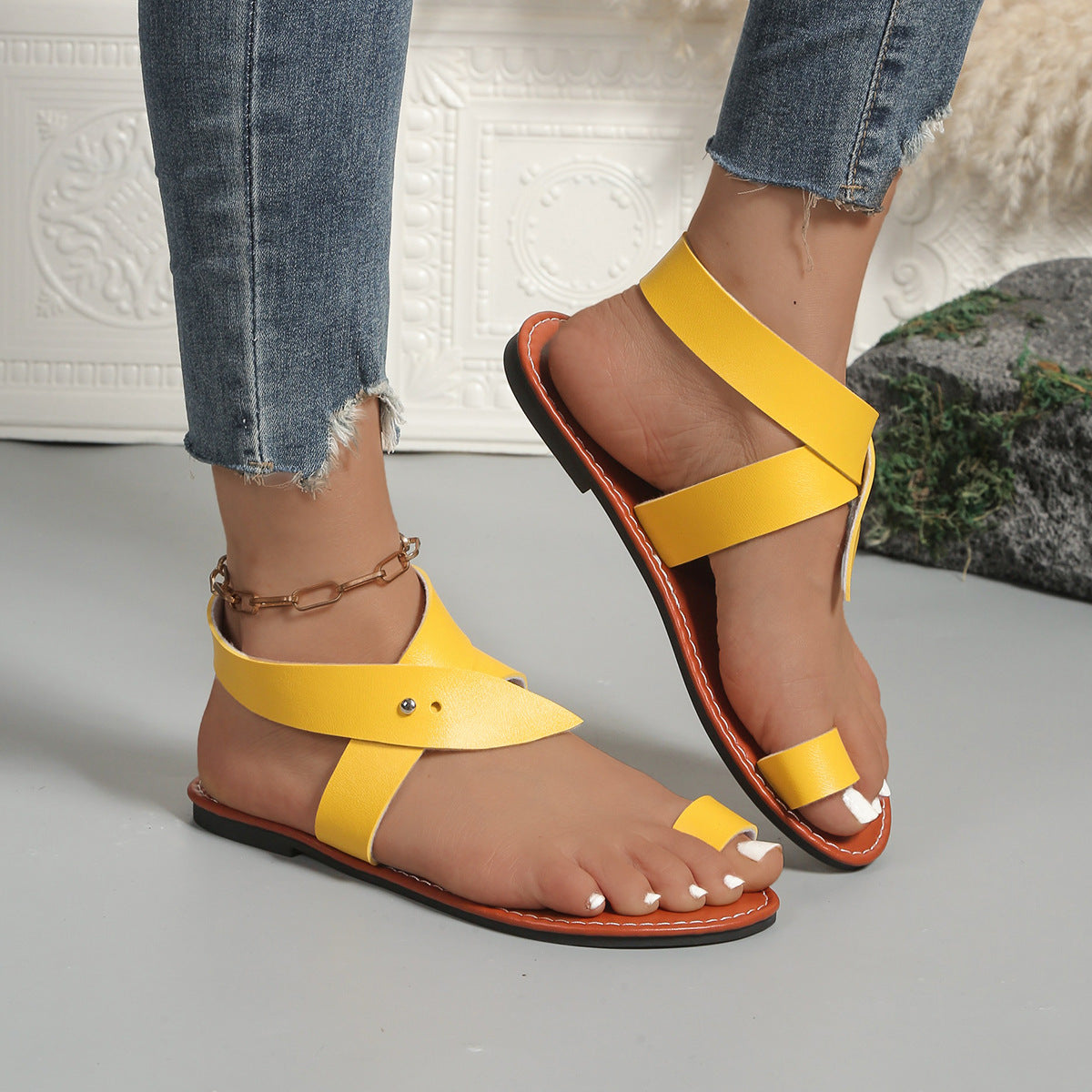 Women's Toe Ring Flat Sandals
